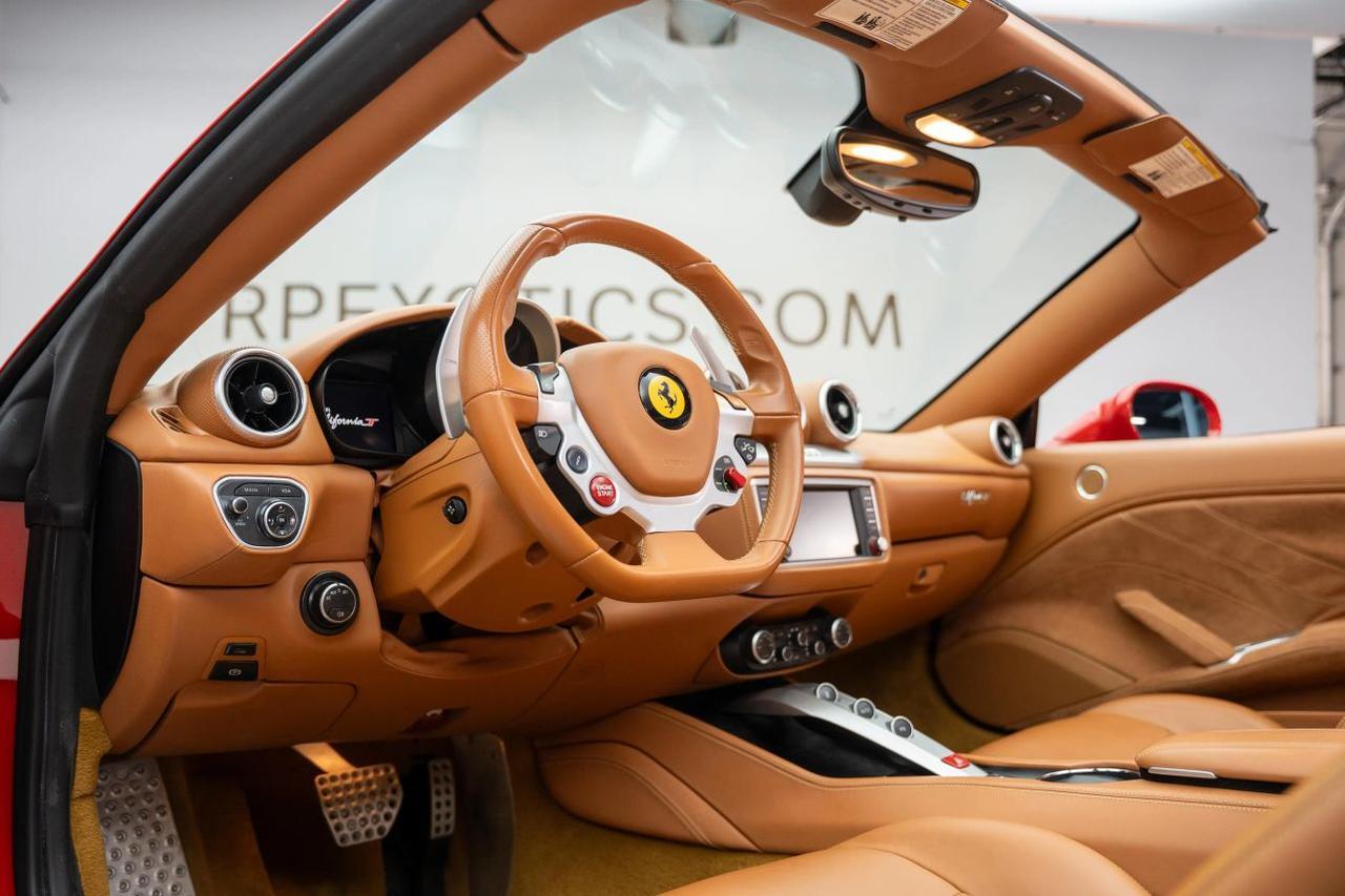 2015 Ferrari California T Base