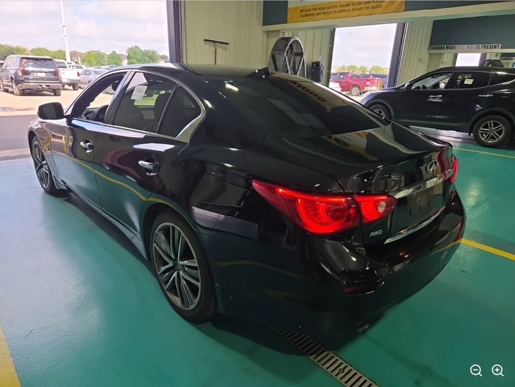 2015 INFINITI Q50