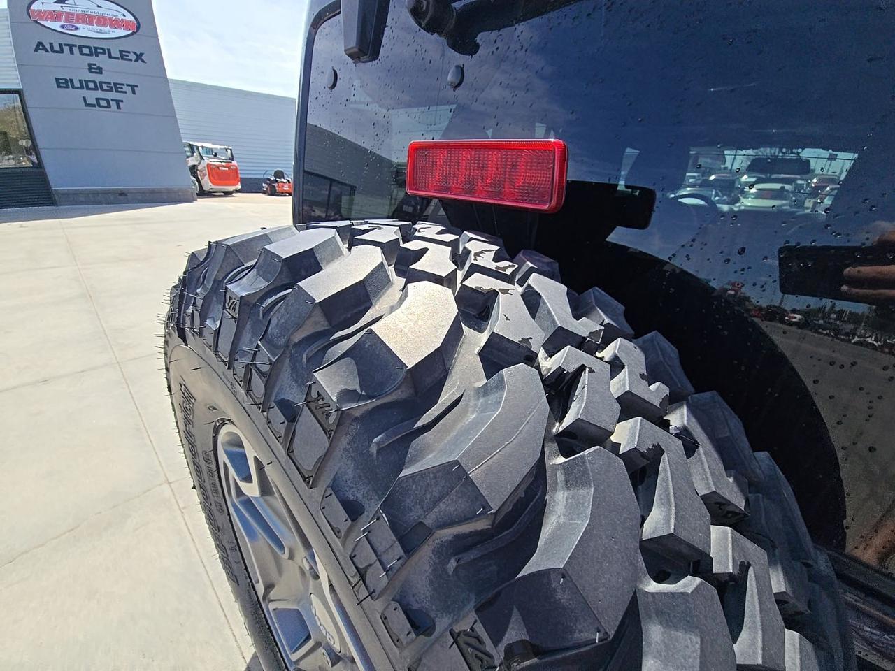 2015 Jeep Wrangler Unlimited Sahara Watertown SD 2015 Jeep Wrangler Unlimited Sahara Watertown SD
