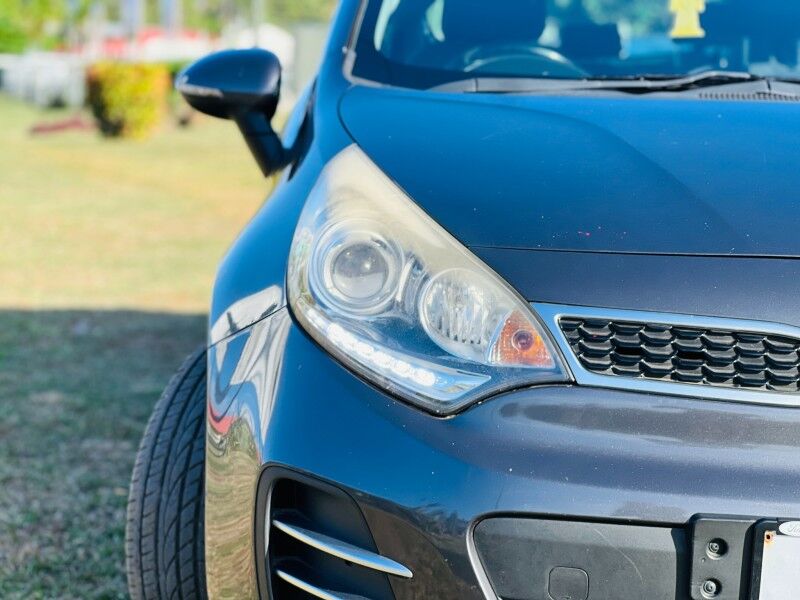 2015 Kia RIO (1.4L Petrol) Vaitele 2015 Kia RIO (1.4L Petrol) Vaitele
