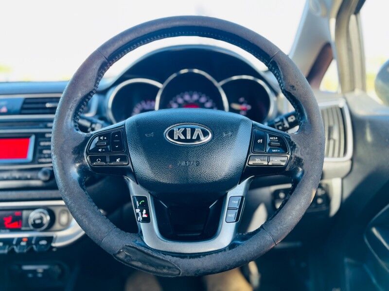2015 Kia RIO (1.4L Petrol) Vaitele 2015 Kia RIO (1.4L Petrol) Vaitele
