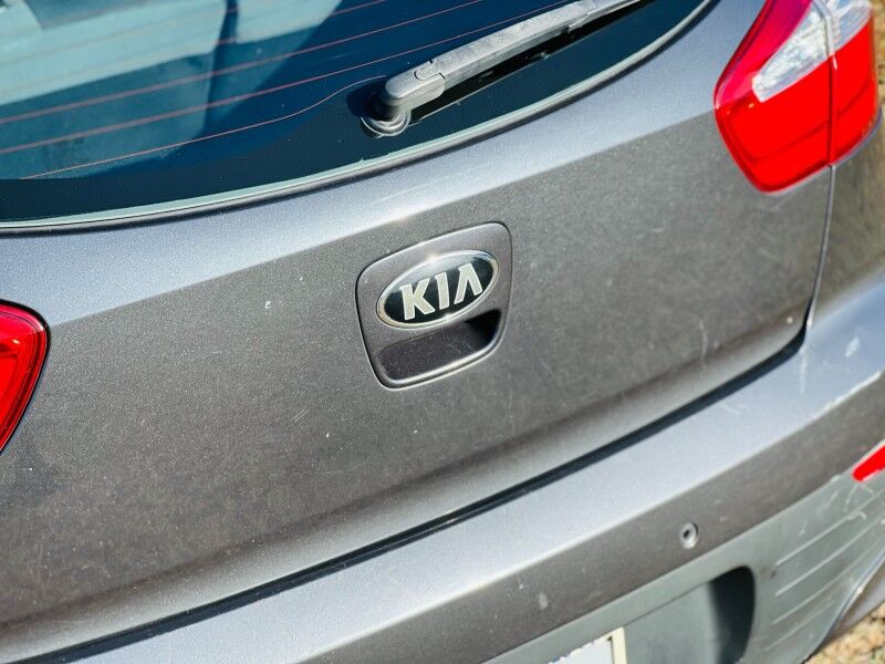 2015 Kia RIO (1.4L Petrol) Vaitele 2015 Kia RIO (1.4L Petrol) Vaitele