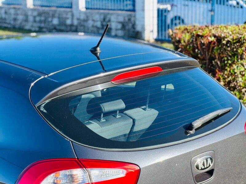2015 Kia RIO (1.4L Petrol) Vaitele 2015 Kia RIO (1.4L Petrol) Vaitele