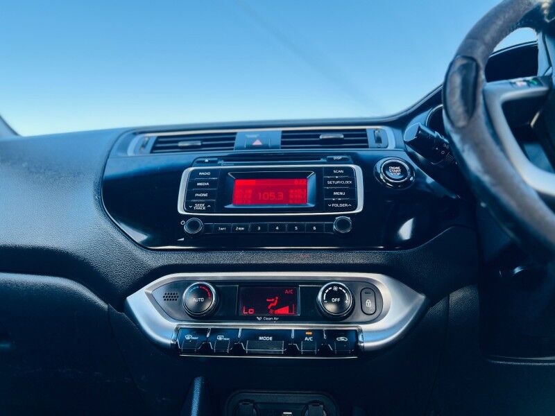 2015 Kia RIO (1.4L Petrol) Vaitele 2015 Kia RIO (1.4L Petrol) Vaitele