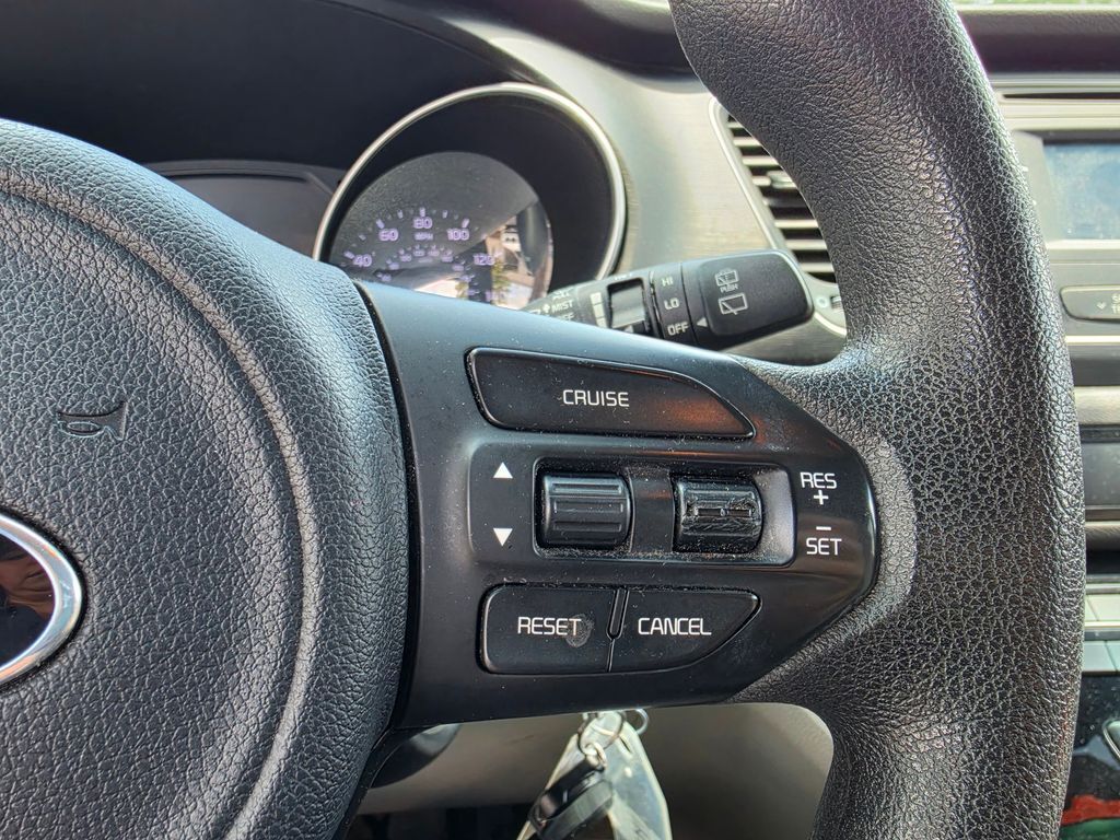 2015 Kia Sedona LX