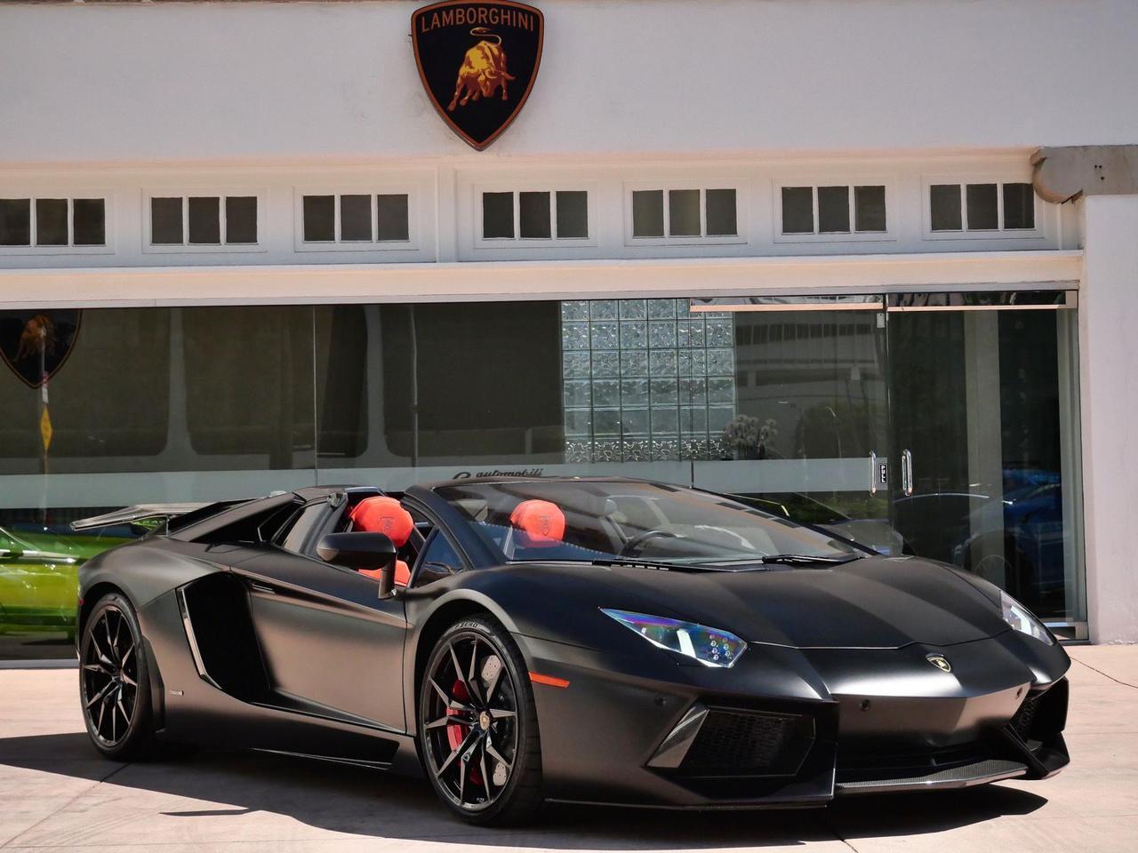 2015 Lamborghini Aventador Roadster LP700-4
