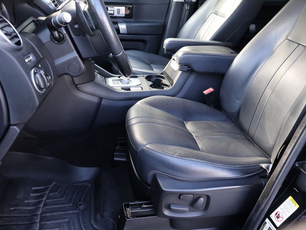 2015 Land Rover LR4 Base