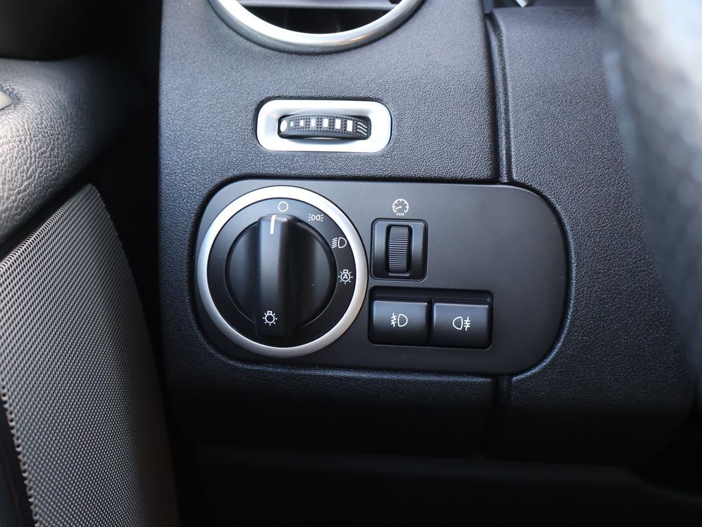 2015 Land Rover LR4 Base