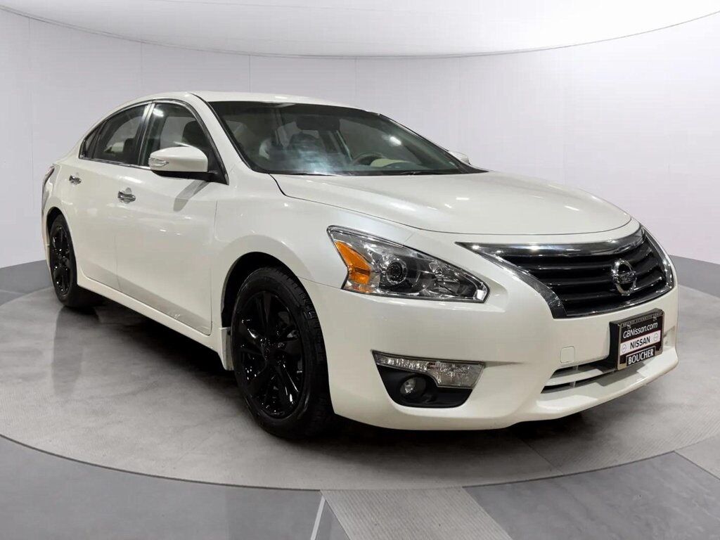 2015 Nissan Altima 2.5 SV w/Convenience &amp; Tech Pkg