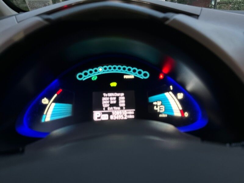 2015 Nissan LEAF 4dr HB SV *Ltd Avail* Arlington VA
