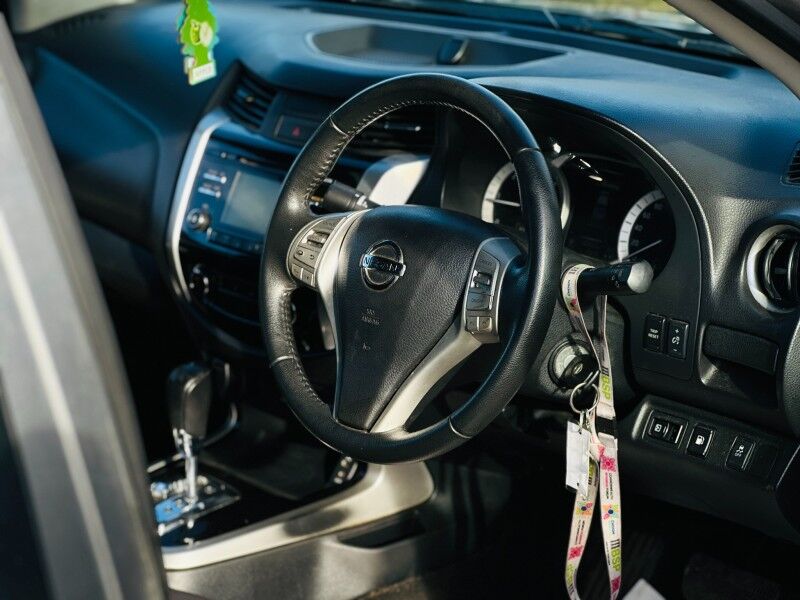 2015 Nissan NAVARA ST-X (2.3L Bi-Turbo Diesel) Vaitele 2015 Nissan NAVARA ST-X (2.3L Bi-Turbo Diesel) Vaitele