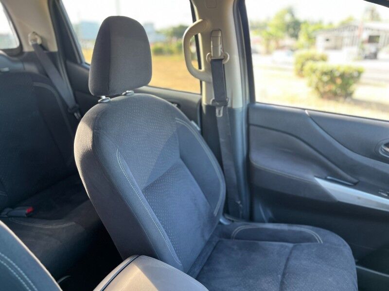 2015 Nissan NAVARA ST-X (2.3L Bi-Turbo Diesel) Vaitele 2015 Nissan NAVARA ST-X (2.3L Bi-Turbo Diesel) Vaitele