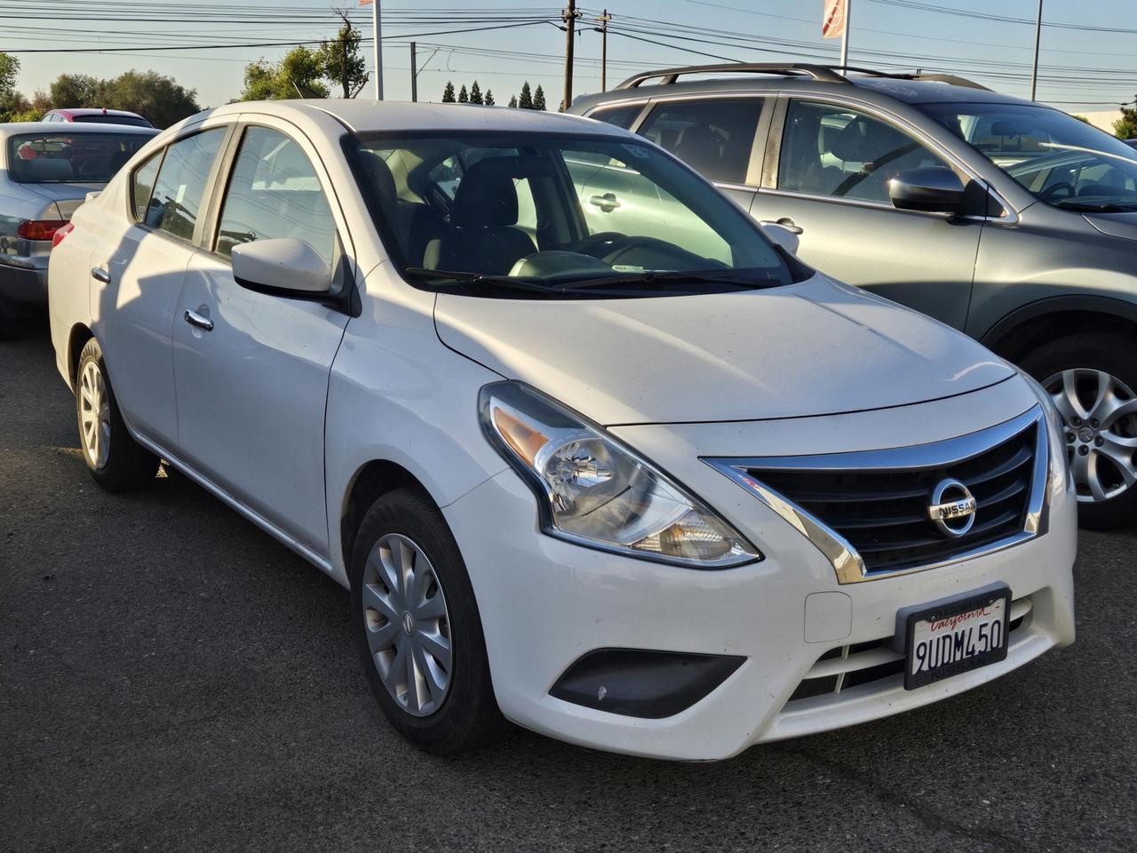 2015 Nissan Versa SV 2015 Nissan Versa SV