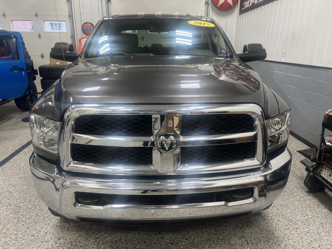 RAM2500 CREW CAB 4X42