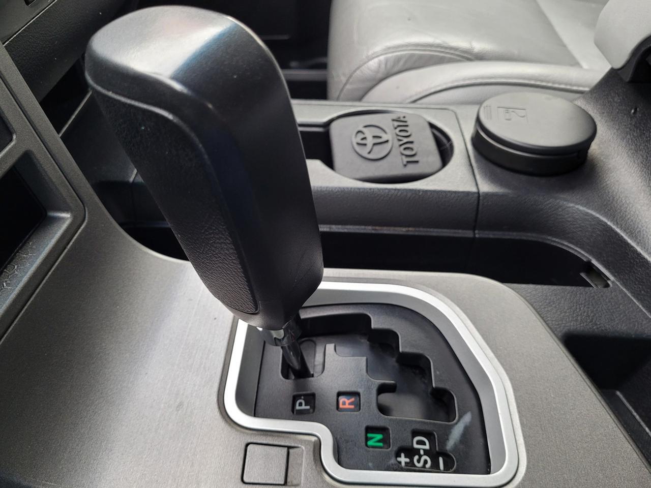 2015 Toyota SEQUOIA SR5 8 PASS V8 Vacaville CA 2015 Toyota SEQUOIA SR5 8 PASS V8 Vacaville CA