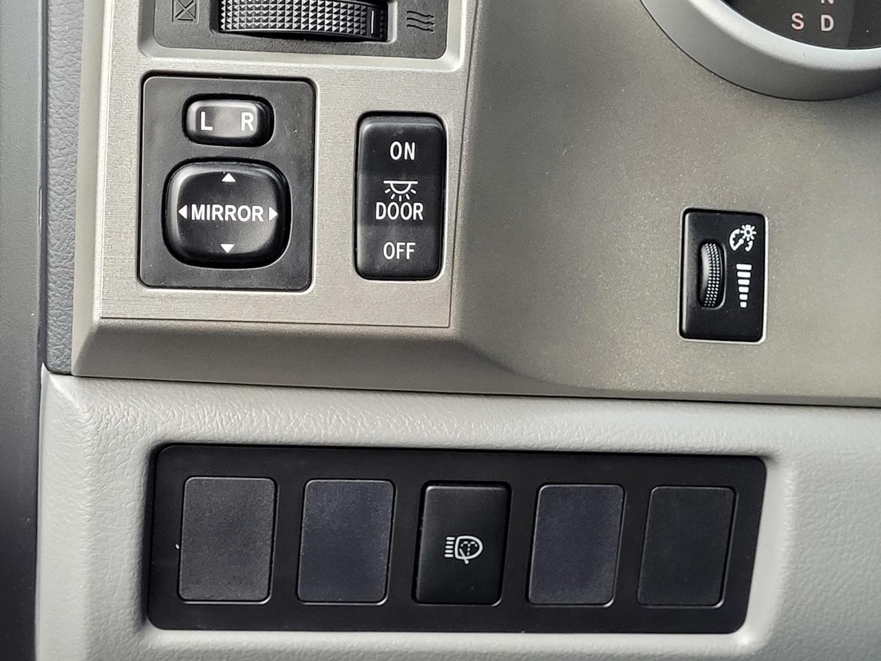 2015 Toyota SEQUOIA SR5 8 PASS V8 Vacaville CA 2015 Toyota SEQUOIA SR5 8 PASS V8 Vacaville CA