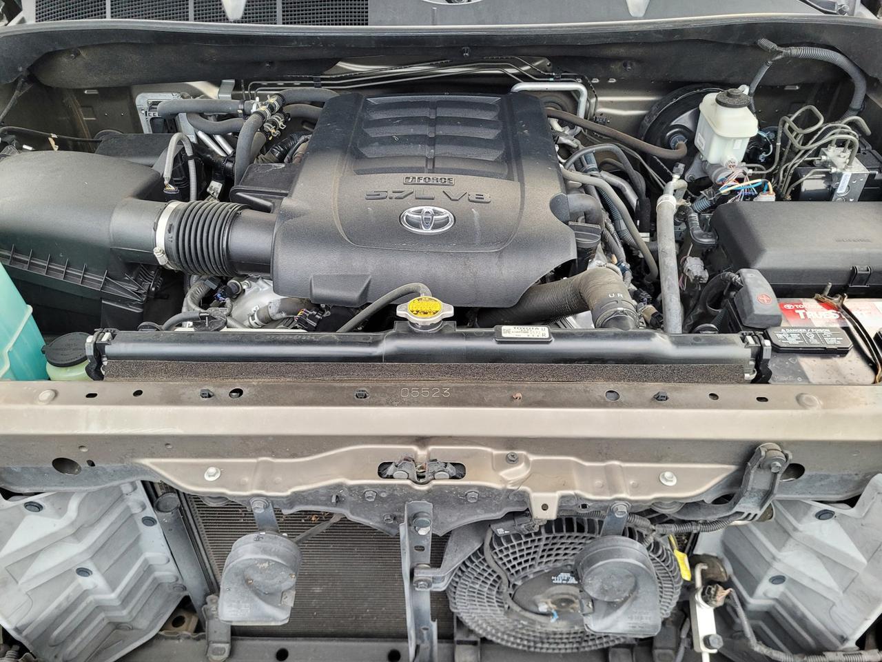 2015 Toyota SEQUOIA SR5 8 PASS V8 Vacaville CA 2015 Toyota SEQUOIA SR5 8 PASS V8 Vacaville CA