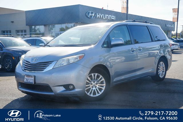 2015 Toyota Sienna XLE 2015 Toyota Sienna XLE