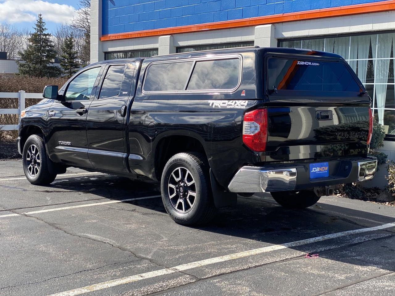 2015 Toyota Tundra 4WD Truck