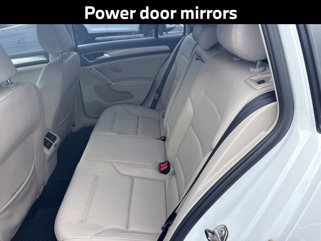 2015 Volkswagen Golf SportWagen S