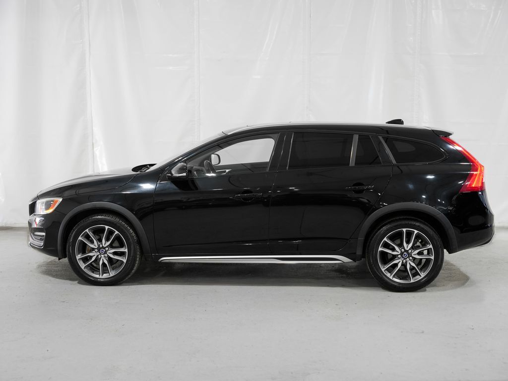 2015 Volvo V60 Cross Country T5 Platinum 2015 Volvo V60 Cross Country T5 Platinum