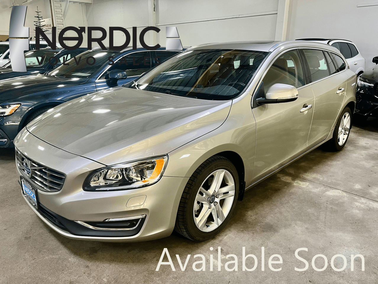 2015 Volvo V60 Platinum's photo