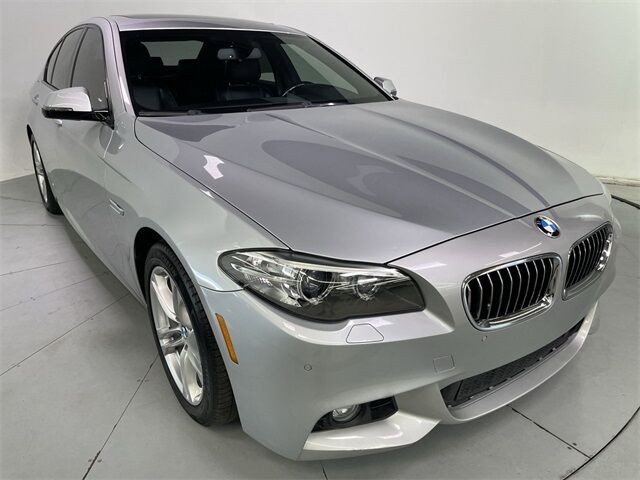 2016 BMW 5 Series 528i's photo