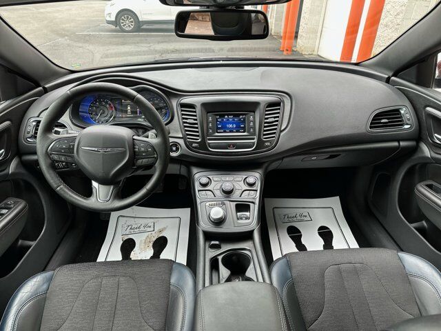 2016 Chrysler 200