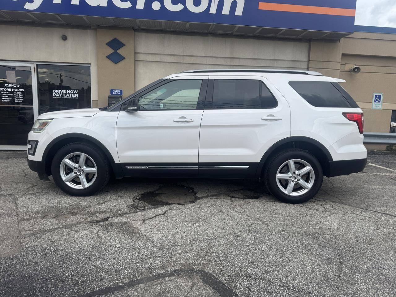 2016 Ford Explorer