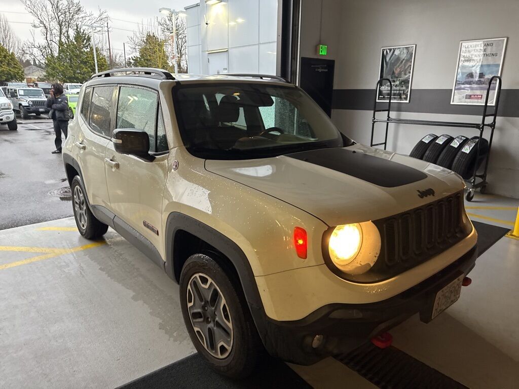 2016 Jeep Renegade Trailhawk's photo