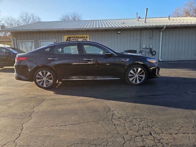 2016 Kia Optima SXL's photo