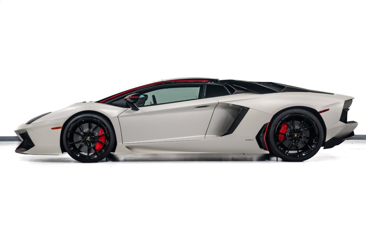 2016 Lamborghini Aventador LP 700-4 Pirelli Edition Roadster Brentwood TN 2016 Lamborghini Aventador LP 700-4 Pirelli Edition Roadster Brentwood TN
