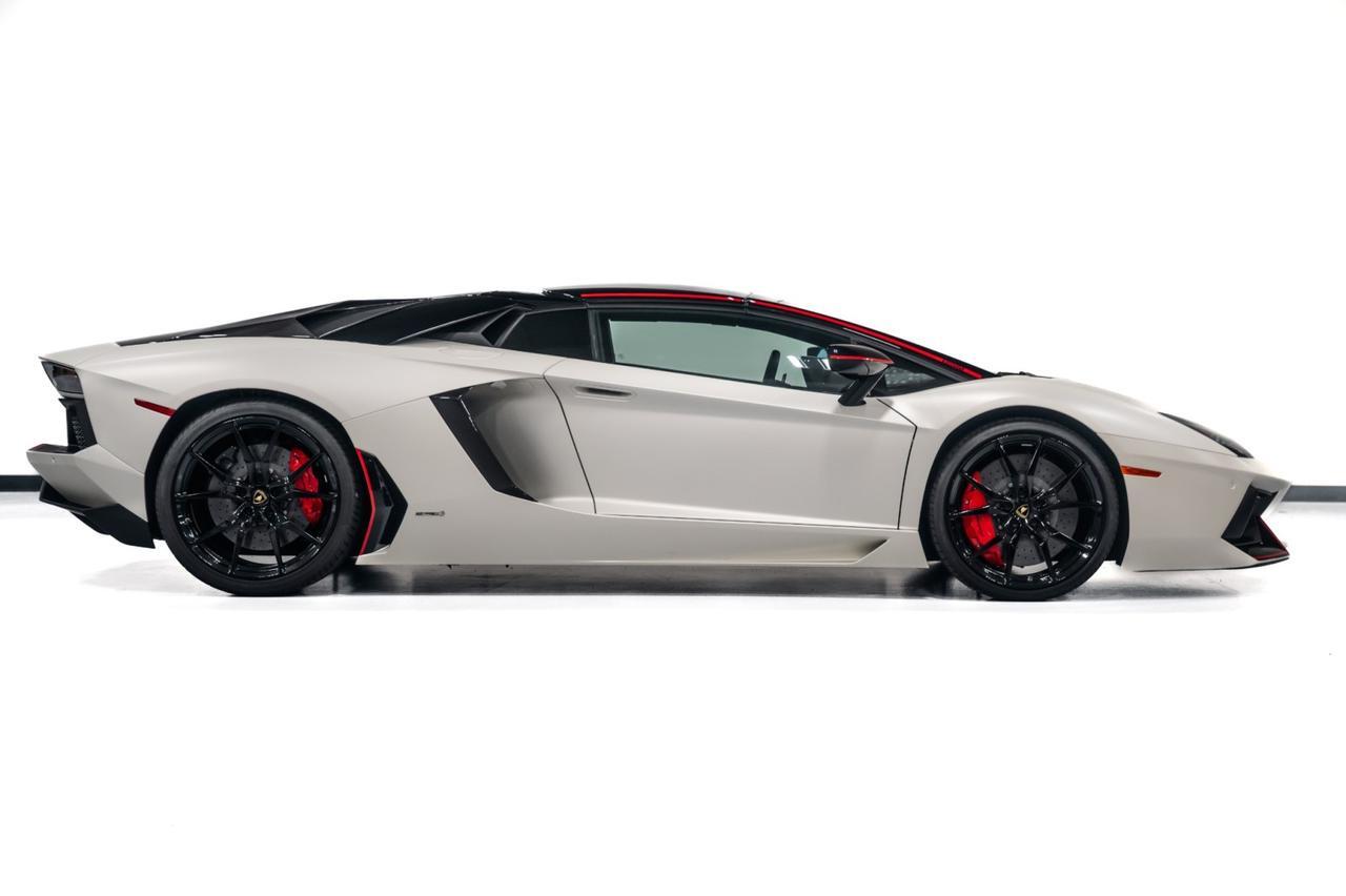 2016 Lamborghini Aventador LP 700-4 Pirelli Edition Roadster Brentwood TN 2016 Lamborghini Aventador LP 700-4 Pirelli Edition Roadster Brentwood TN