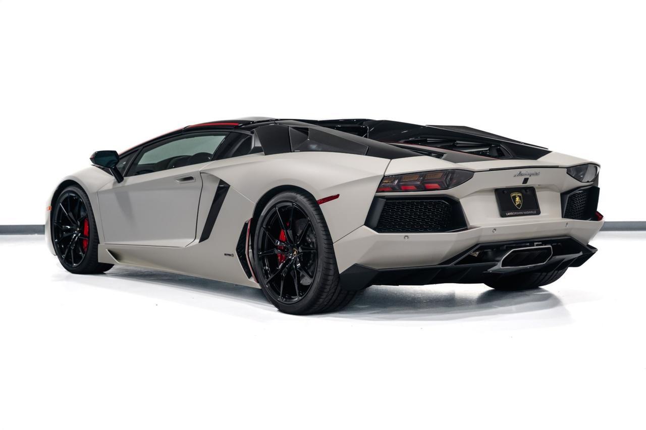 2016 Lamborghini Aventador LP 700-4 Pirelli Edition Roadster Brentwood TN 2016 Lamborghini Aventador LP 700-4 Pirelli Edition Roadster Brentwood TN