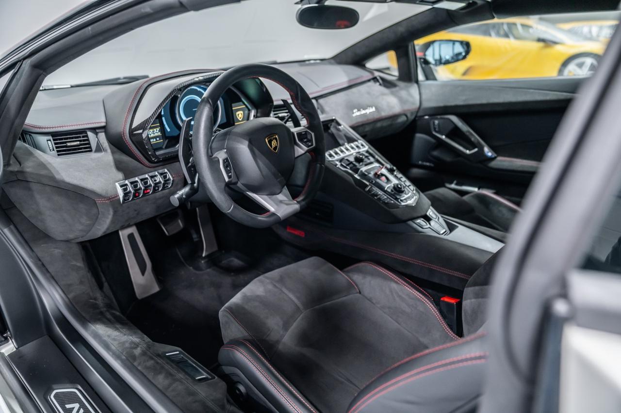 2016 Lamborghini Aventador LP 700-4 Pirelli Edition Roadster Brentwood TN 2016 Lamborghini Aventador LP 700-4 Pirelli Edition Roadster Brentwood TN