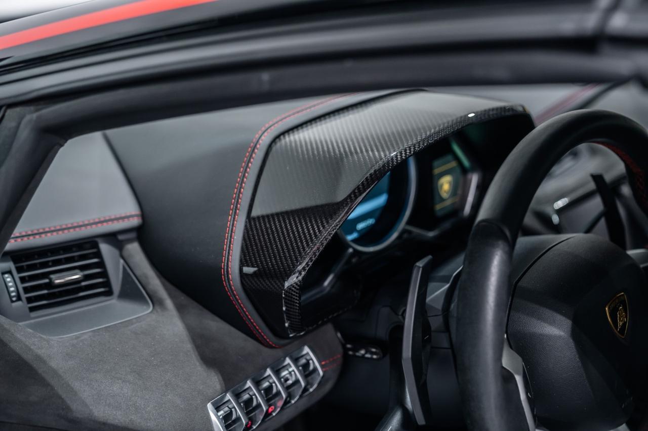 2016 Lamborghini Aventador LP 700-4 Pirelli Edition Roadster Charlotte NC 2016 Lamborghini Aventador LP 700-4 Pirelli Edition Roadster Charlotte NC