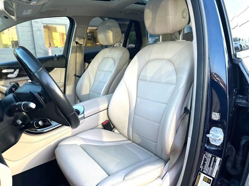 2016 Mercedes-Benz GLC 300 4MATIC w/ Premium and Multimedia Packages Arlington VA
