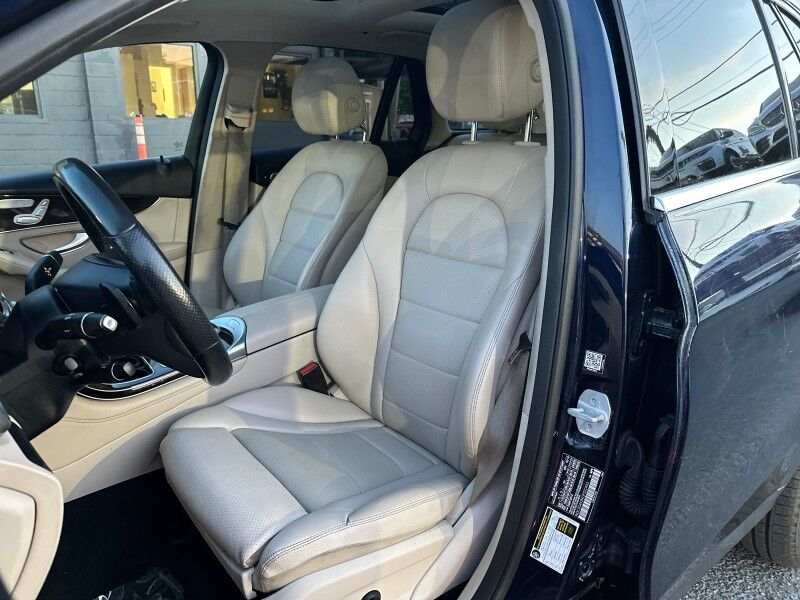 2016 Mercedes-Benz GLC 300 4MATIC w/ Premium and Multimedia Packages Arlington VA