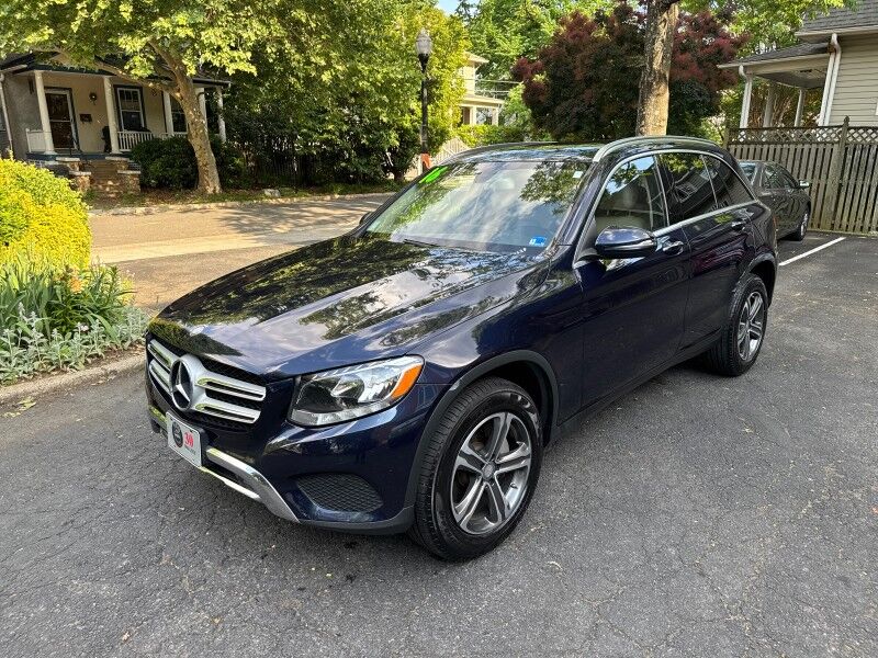 2016 Mercedes-Benz GLC 300 4MATIC w/ Premium and Multimedia Packages 2016 Mercedes-Benz GLC 300 4MATIC w/ Premium and Multimedia Packages