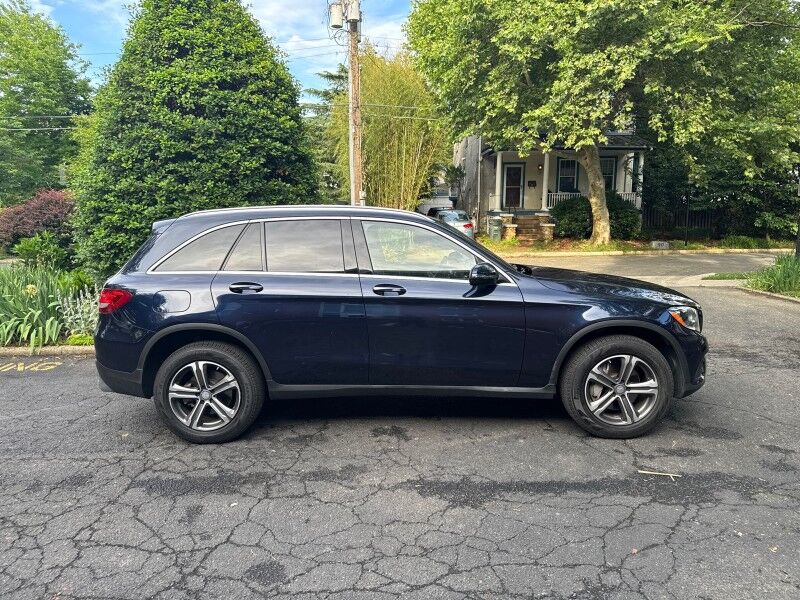 2016 Mercedes-Benz GLC 300 4MATIC w/ Premium and Multimedia Packages Arlington VA