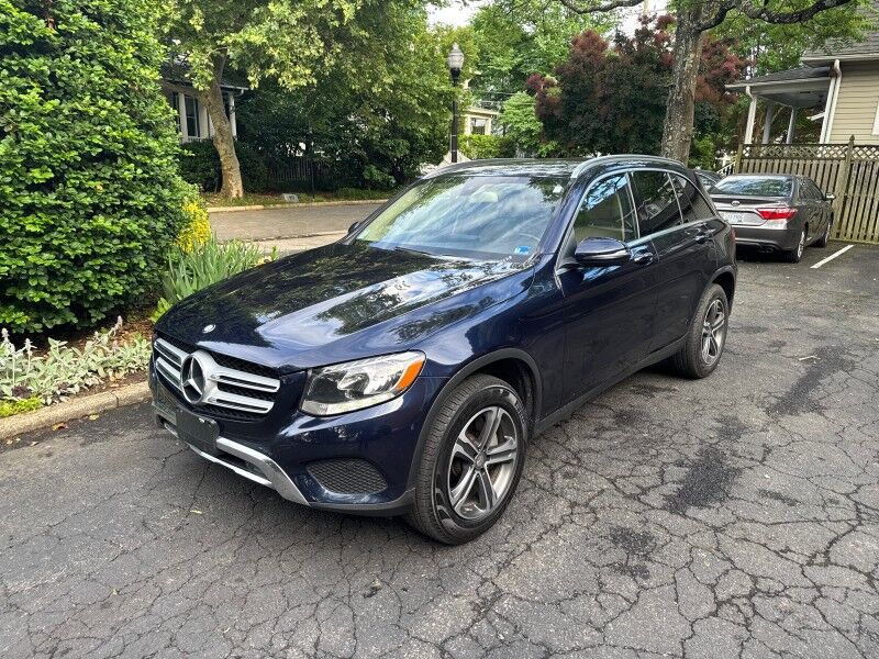 2016 Mercedes-Benz GLC 300 4MATIC w/ Premium and Multimedia Packages 2016 Mercedes-Benz GLC 300 4MATIC w/ Premium and Multimedia Packages