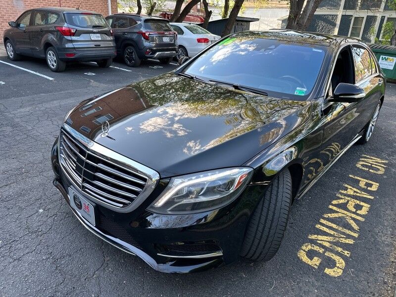 2016 Mercedes-Benz S-Class S 550 4MATIC Sedan AWD/4WD w/ Sport Package 2016 Mercedes-Benz S-Class S 550 4MATIC Sedan AWD/4WD w/ Sport Package