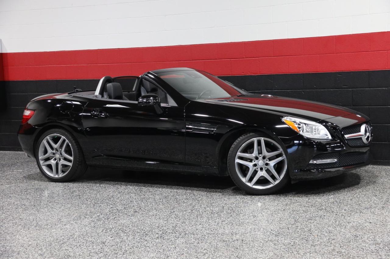 2016 Mercedes-Benz SLK 300 2dr Roadster 2016 Mercedes-Benz SLK 300 2dr Roadster