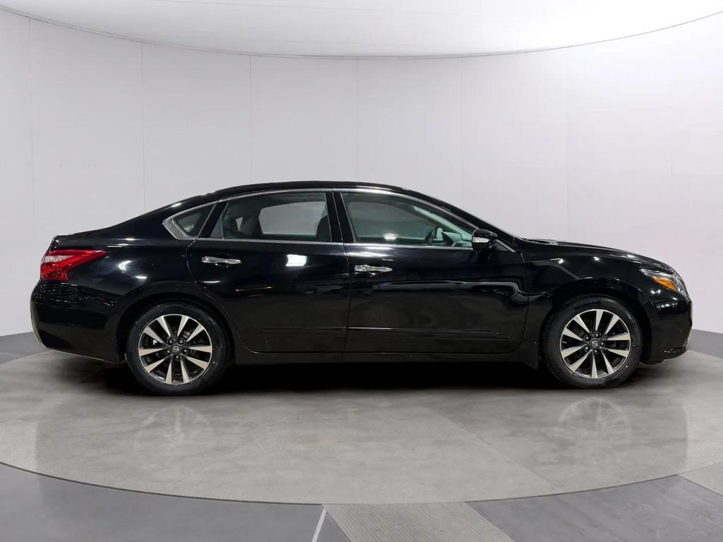 2016 Nissan Altima 2.5 SL w/Tech Pkg