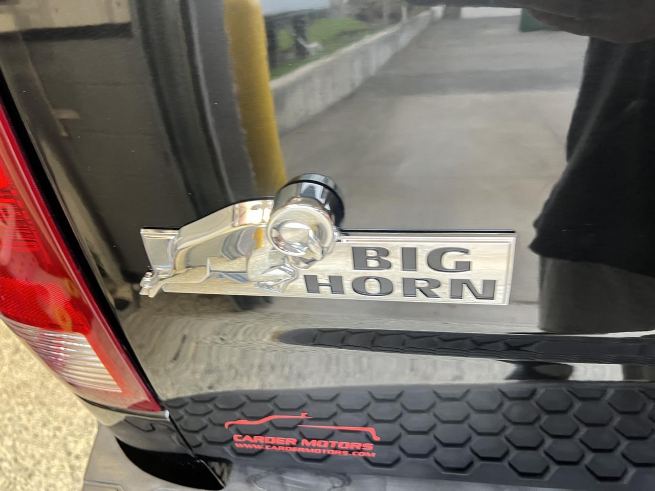 RAM1500 QUAD CAB 4X411