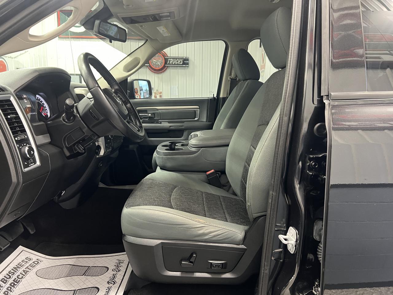 RAM1500 QUAD CAB 4X421