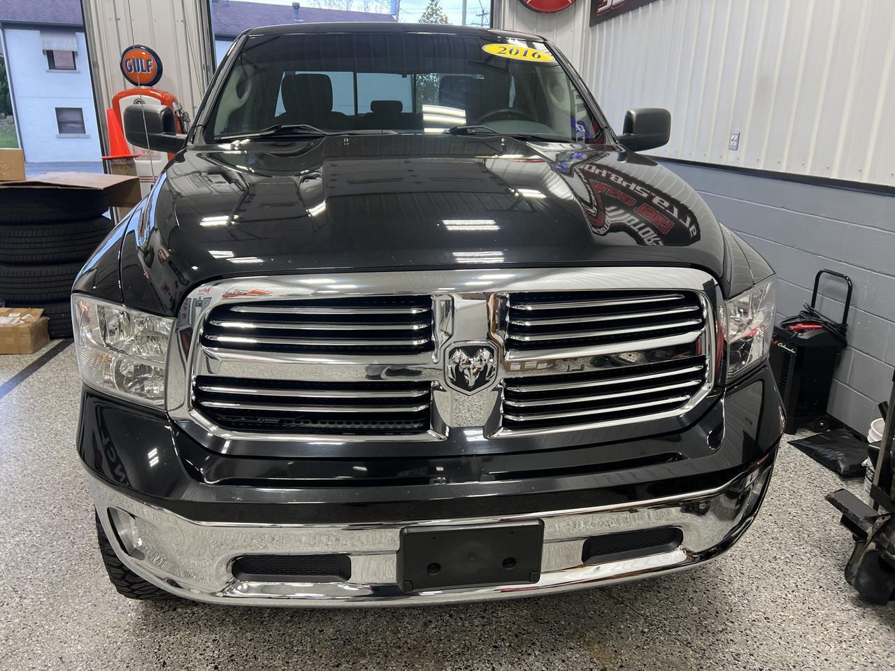 RAM1500 QUAD CAB 4X44