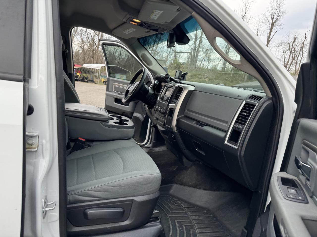 RAM2500 CREW CAB 4X421