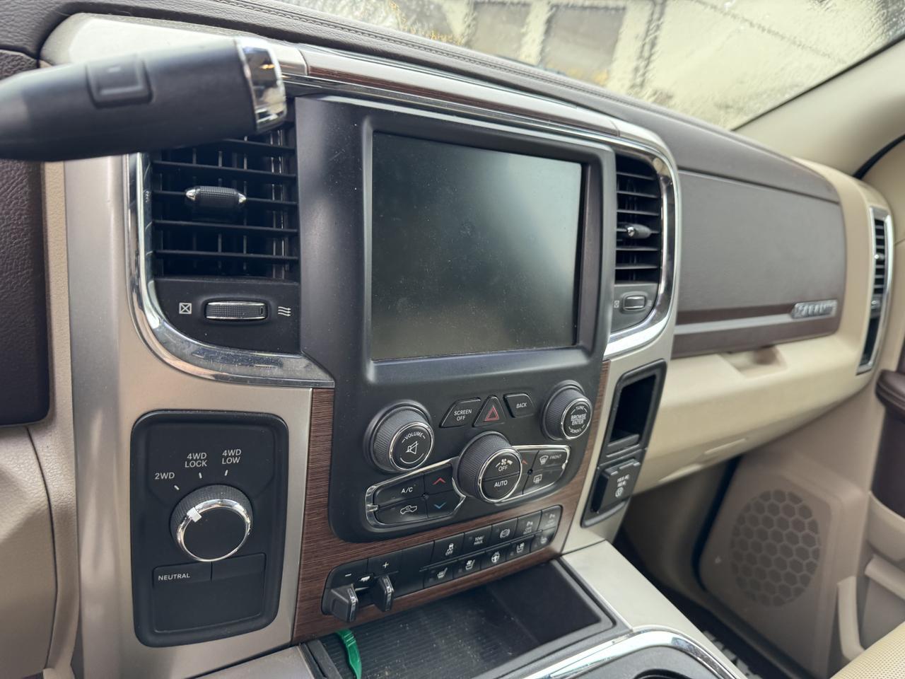 RAM2500 MEGA CAB 4X416