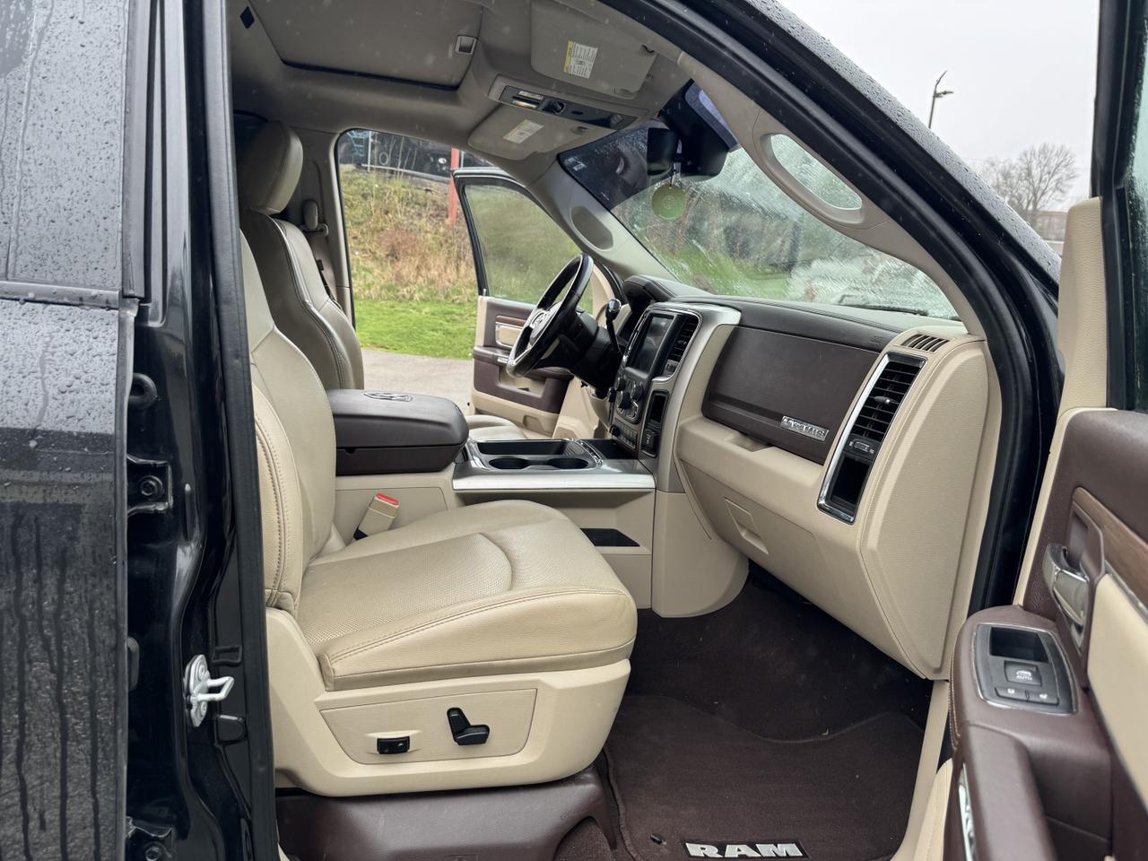 RAM2500 MEGA CAB 4X424